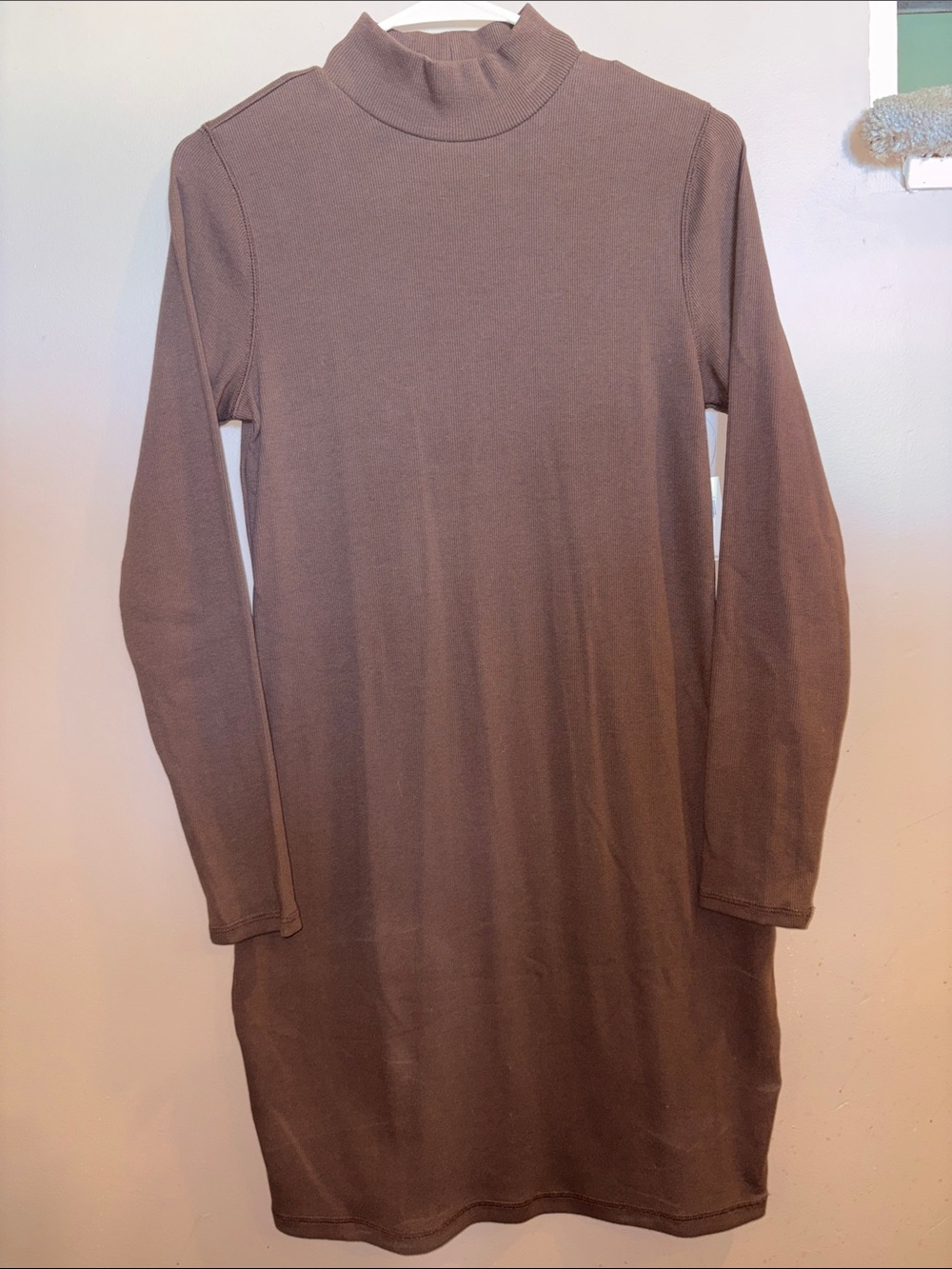 Old Navy Long Sleeve Mock Neck Dress in Taupe Brown